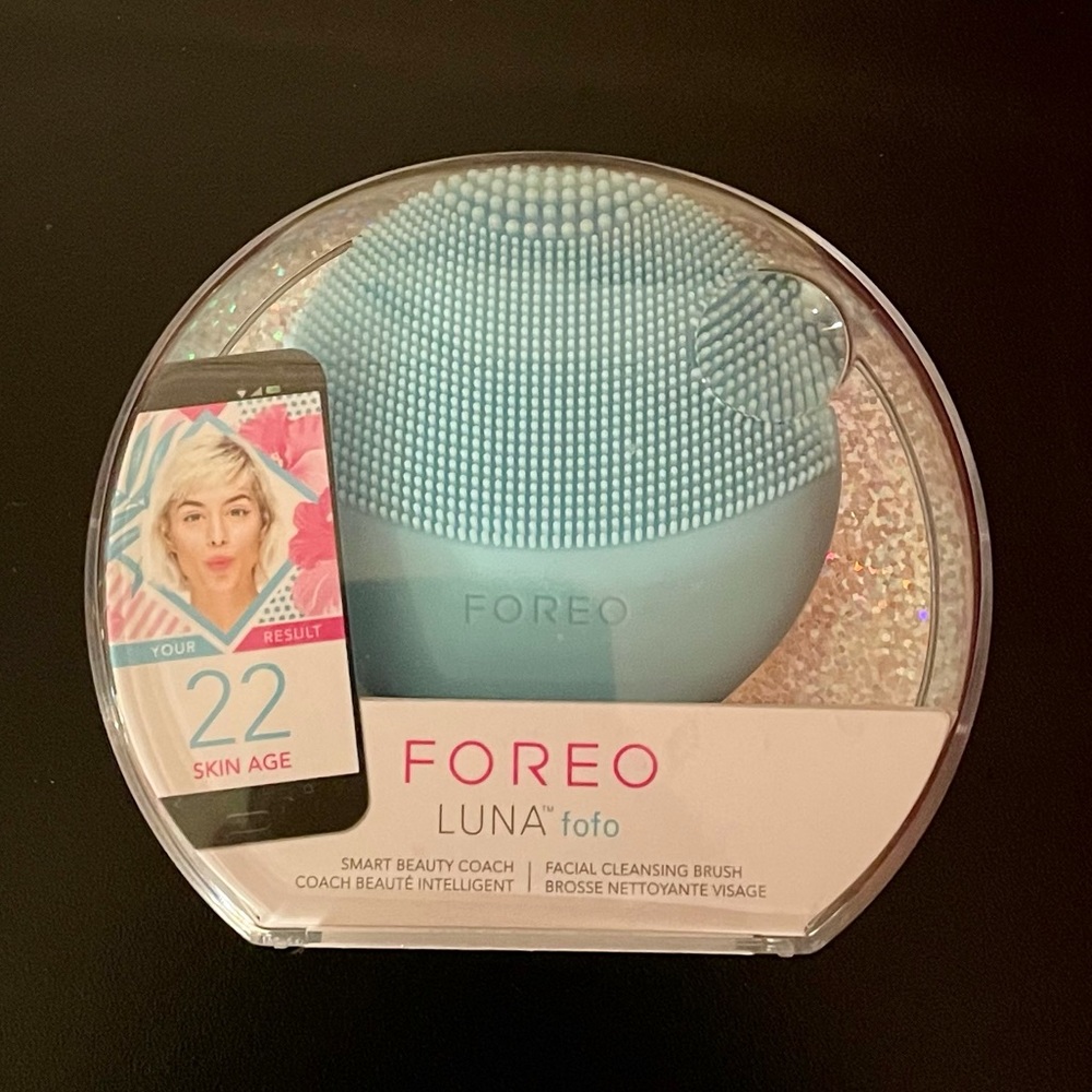 Foreign Luna Fofo Facial Cleanser in Mint